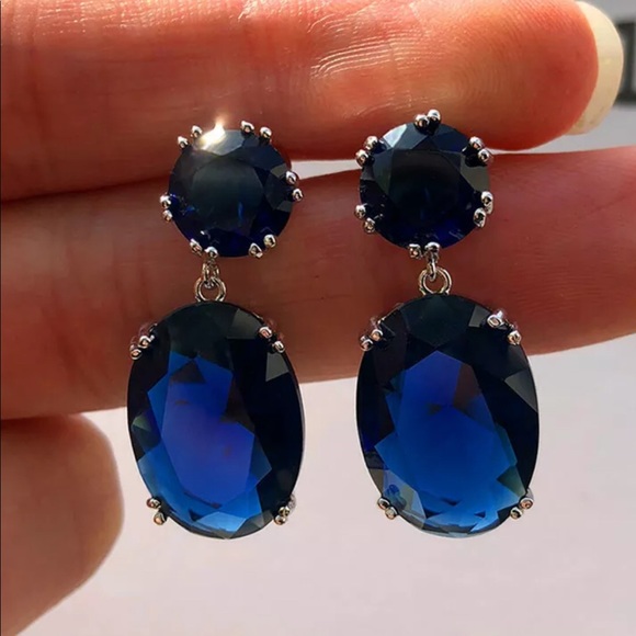 Earring - Picture 5 of 12